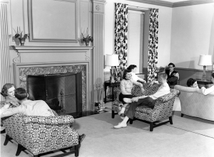 Men were allowed in the parlors of the dorms -- during certain hours. Courtesy University Archives.