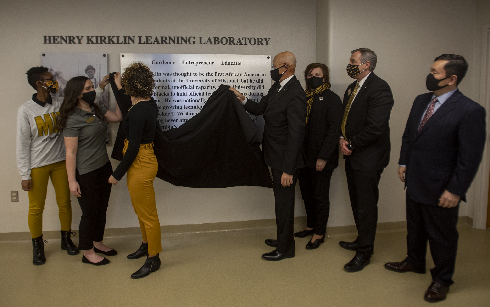 MU Celebrates Henry Kirklin with Dedication of Learning Lab (click to read)