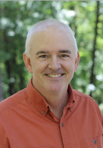 Portrait of Rick Relyea with tree background