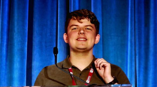 Senior Spotlight: Environmental sciences major forecasts a future in&nbsp;meteorology  (click to read)